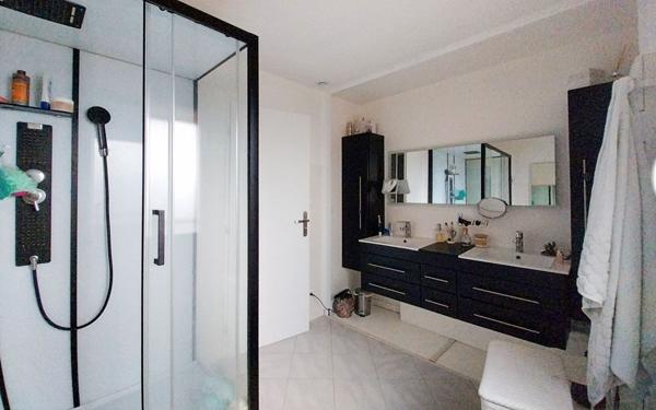 Maison à vendre    5 pièces •  Marseillan