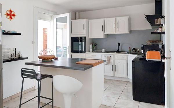 Maison à vendre    5 pièces •  Marseillan