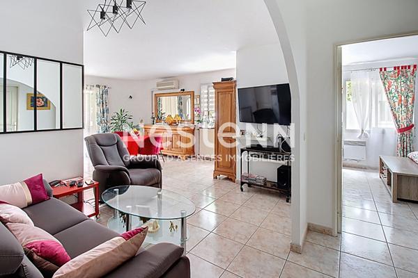 A VENDRE à DRAGUIGNAN - Spacieux T2 de 64m² avec ASCENSEUR et EXTERIEUR