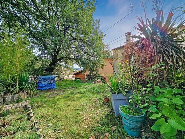 Maison de village avec jardin de 2000m² et vue panoramique – Graissessac