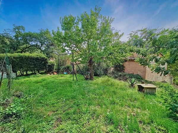 Maison de village avec jardin de 2000m² et vue panoramique – Graissessac