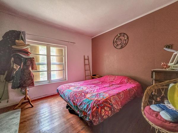 Maison de village avec jardin de 2000m² et vue panoramique – Graissessac