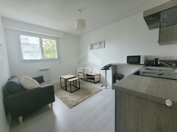 PAU : LOCATION MEUBLEE -  T2 rénové de 28m²