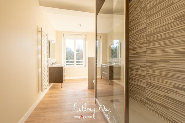 Maison à VIRE NORMANDIE, 14500 - 6 pièces 138m²