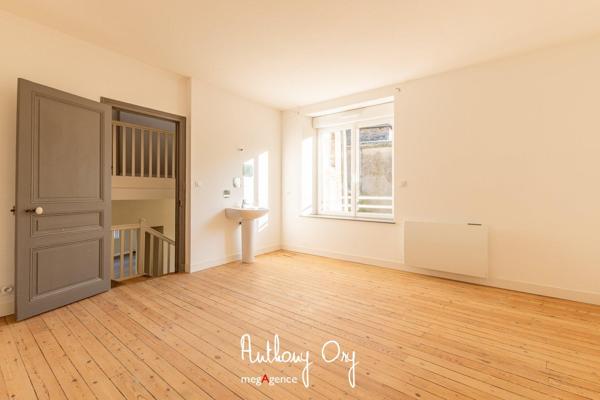 Maison à VIRE NORMANDIE, 14500 - 6 pièces 138m²