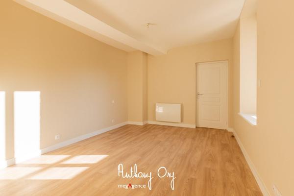 Maison à VIRE NORMANDIE, 14500 - 6 pièces 138m²