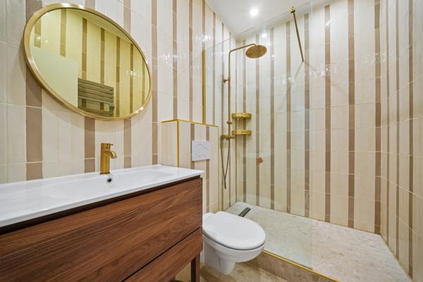 Paris (75007) GROS CAILLOU, CHAMPS-DE-MARS 7 pièces 200 m²