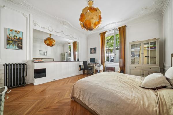 Paris (75007) GROS CAILLOU, CHAMPS-DE-MARS 7 pièces 200 m²