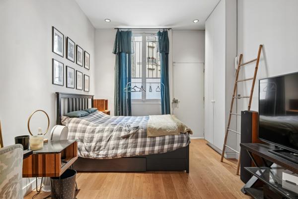 Paris (75007) GROS CAILLOU, CHAMPS-DE-MARS 7 pièces 200 m²