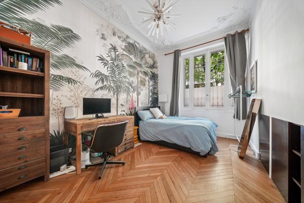 Paris (75007) GROS CAILLOU, CHAMPS-DE-MARS 7 pièces 200 m²