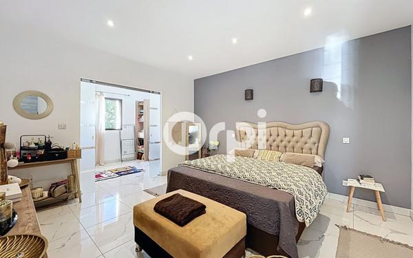 Maison à vendre    5 pièces • 223 m2 Ussac