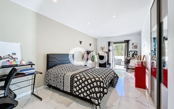 Maison à vendre    5 pièces • 223 m2 Ussac