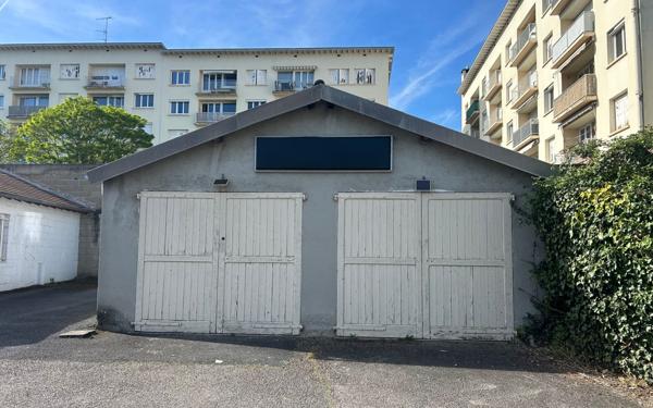 Stationnement à louer    Limoges