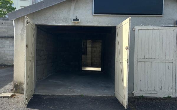 Stationnement à louer    Limoges