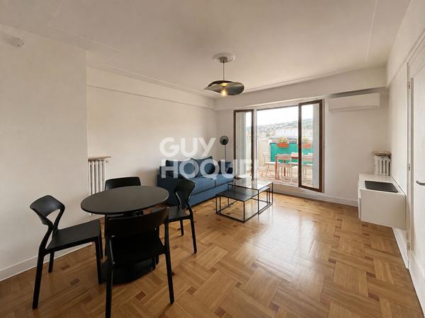 Appartement 2 pièces à louer au dernier étage avec vue dégagée à Nice Musiciens