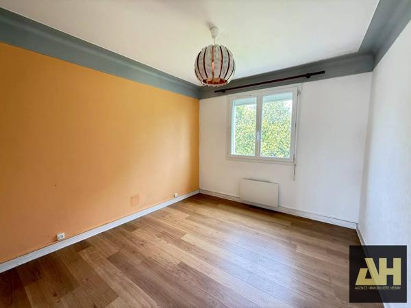RIVE DROITE - MAISON DIVISÉE EN DEUX APPARTEMENTS