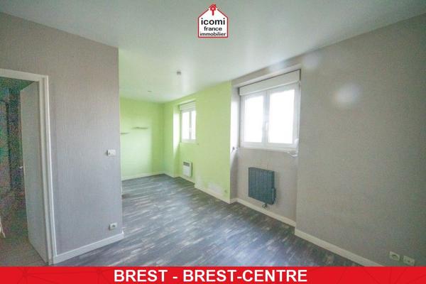 A VENDRE - DEUX STUDIOS - CENTRE VILLE PROCHE HARTELOIRE - 1 STUDIO DE 23M² - 1 STUDIO DE 28M² - IDEAL INVESTISSEURS - CAVE - FAIBLE CHARGES - FORT POTENTIEL