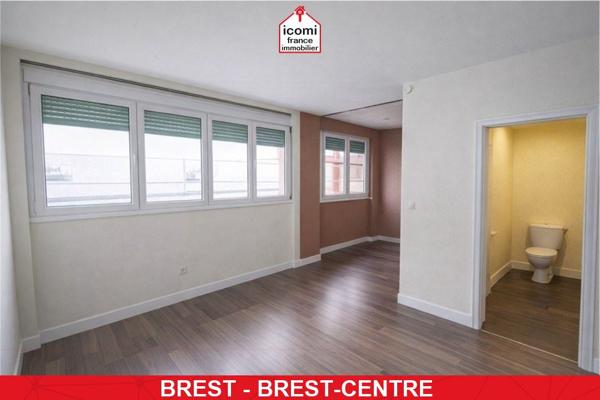 A VENDRE - DEUX STUDIOS - CENTRE VILLE PROCHE HARTELOIRE - 1 STUDIO DE 23M² - 1 STUDIO DE 28M² - IDEAL INVESTISSEURS - CAVE - FAIBLE CHARGES - FORT POTENTIEL