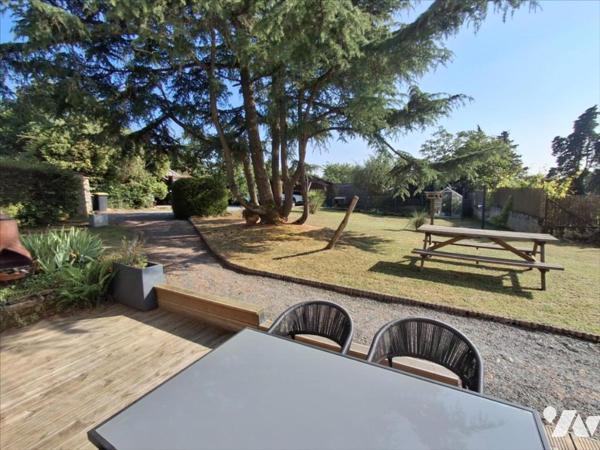 Malville 'Village du goust' ancienne ferme rénovée de 180 m2 avec jardin et dépendances