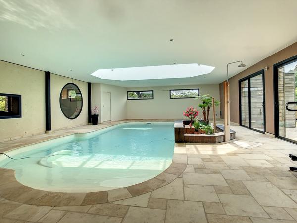 Évasion aux portes de Rennes – Superbe propriété avec piscine et parc paysagé