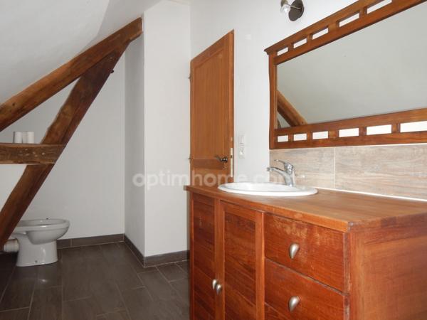 Maison de quatre pièces 122 m2 à PERIGUEUX.