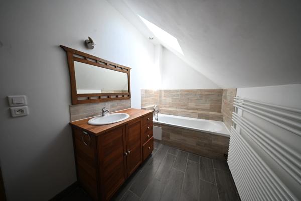 Maison de quatre pièces 122 m2 à PERIGUEUX.