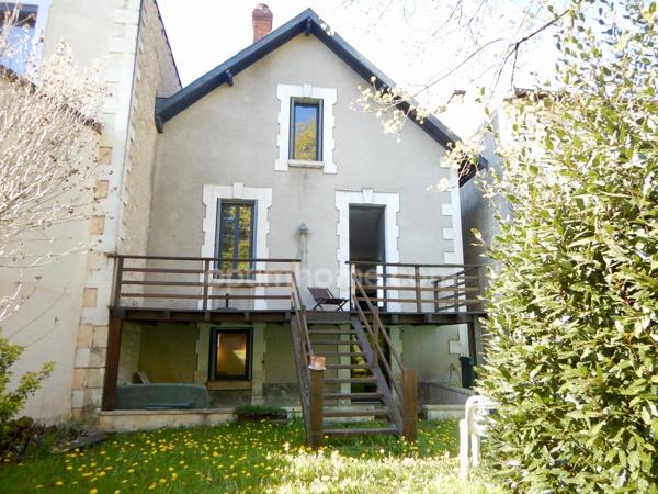 Maison de quatre pièces 122 m2 à PERIGUEUX.