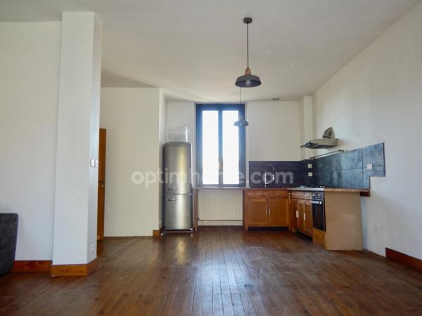 Maison de quatre pièces 122 m2 à PERIGUEUX.
