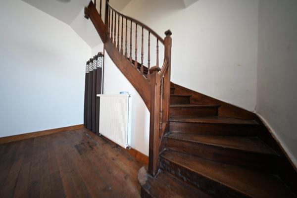 Maison de quatre pièces 122 m2 à PERIGUEUX.