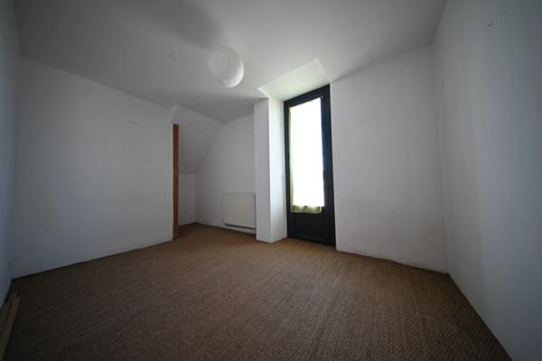 Maison de quatre pièces 122 m2 à PERIGUEUX.