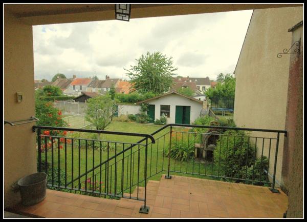 Dpt Seine-et-Marne (77) Ville de NANGIS, Maison récente, Type 7, 300m2, terrain 368 m2