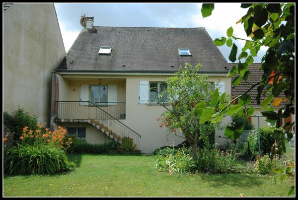 Dpt Seine-et-Marne (77) Ville de NANGIS, Maison récente, Type 7, 300m2, terrain 368 m2