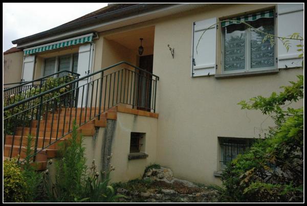 Dpt Seine-et-Marne (77) Ville de NANGIS, Maison récente, Type 7, 300m2, terrain 368 m2