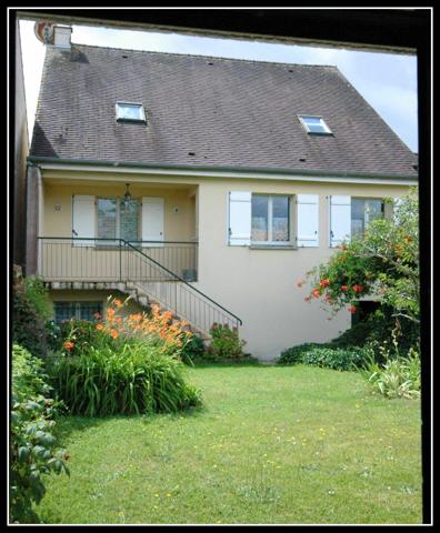 Dpt Seine-et-Marne (77) Ville de NANGIS, Maison récente, Type 7, 300m2, terrain 368 m2
