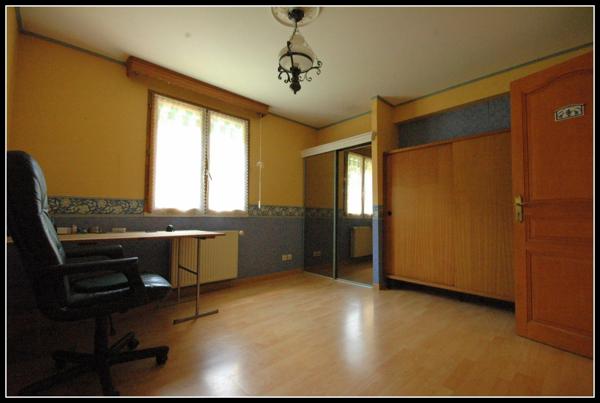 Dpt Seine-et-Marne (77) Ville de NANGIS, Maison récente, Type 7, 300m2, terrain 368 m2