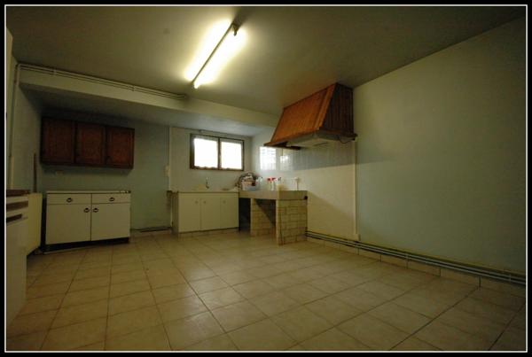 Dpt Seine-et-Marne (77) Ville de NANGIS, Maison récente, Type 7, 300m2, terrain 368 m2
