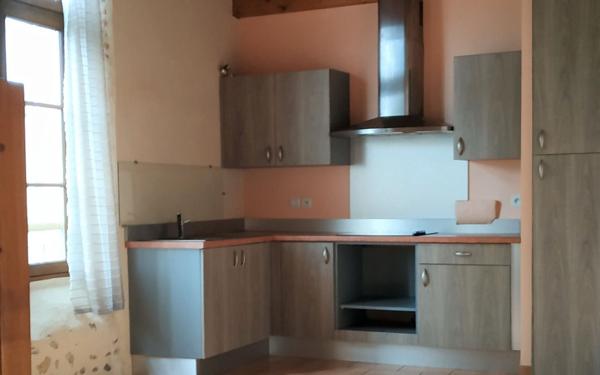 Appartement à louer    3 pièces •  Aire-sur-l'Adour