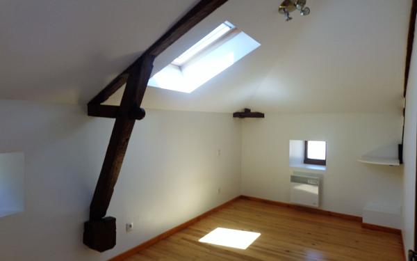 Appartement à louer    3 pièces •  Aire-sur-l'Adour