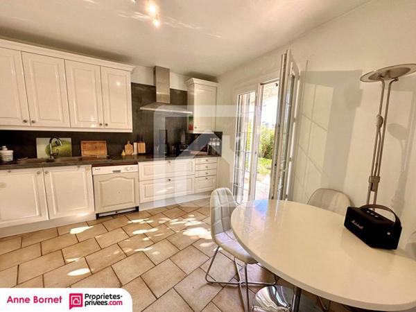 Villa 6 pièces 148 m2 avec jardin arboré, terrasse et cave