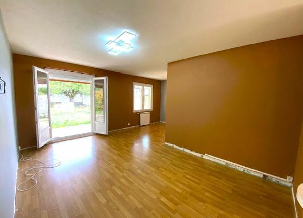 Maison à louer    2 pièces •  Aussillon