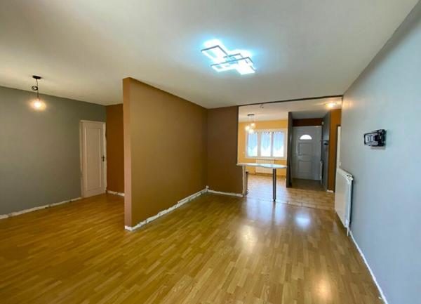 Maison à louer    2 pièces •  Aussillon