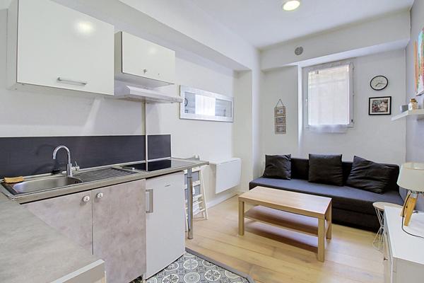 DRAGUIGNAN LOCATION APPARTEMENT STUDIO MEUBLE