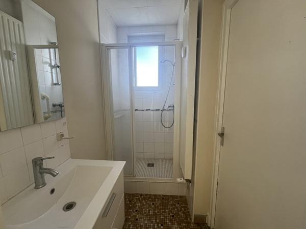 Appartement à louer 695 € CC Montluçon 3 p 53 m² DPE E