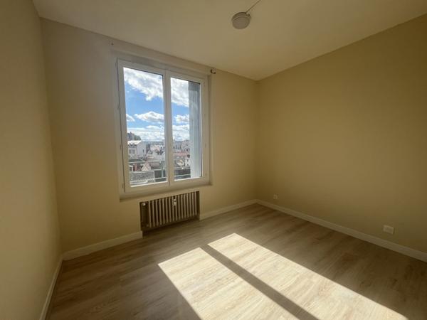 Appartement à louer 695 € CC Montluçon 3 p 53 m² DPE E