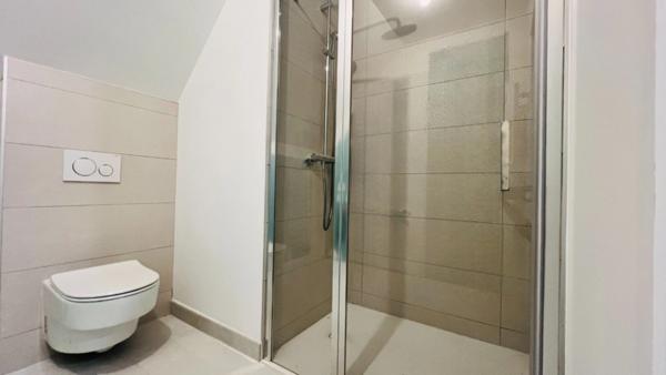 Dpt Finistère (29), à vendre au cœur du centre ville de QUIMPER, appartement T2 de 59,72 m² habitable - Terrasse.