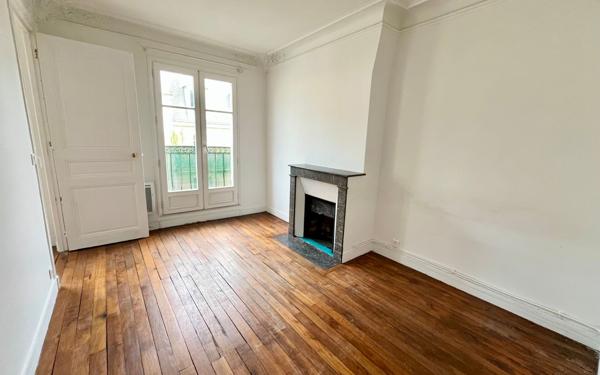 Appartement à vendre    2 pièces • 34,62 m2 Paris 18