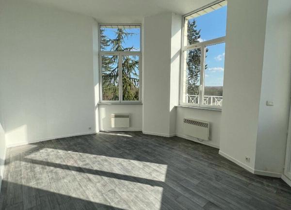 Immeuble à vendre    1 pièce • 499 m2 Montrichard