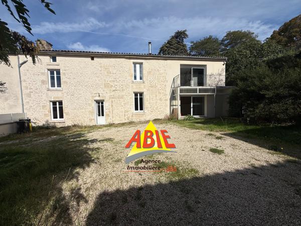 Maison  6 pièce(s)  4 chambre(s)  166 m²