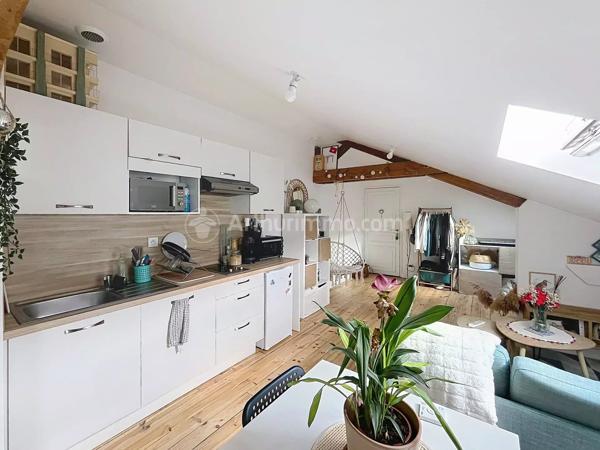 Location                                                      Appartement
                        
                                         20 m2                     à Clermont-Ferrand