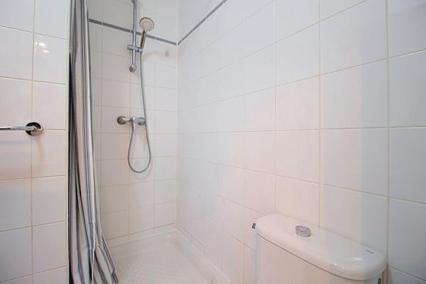 STUDIO RUEIL-MALMAISON PLAINE GARE PROCHE GARES RER RUEIL ET NANTERRE VILLE